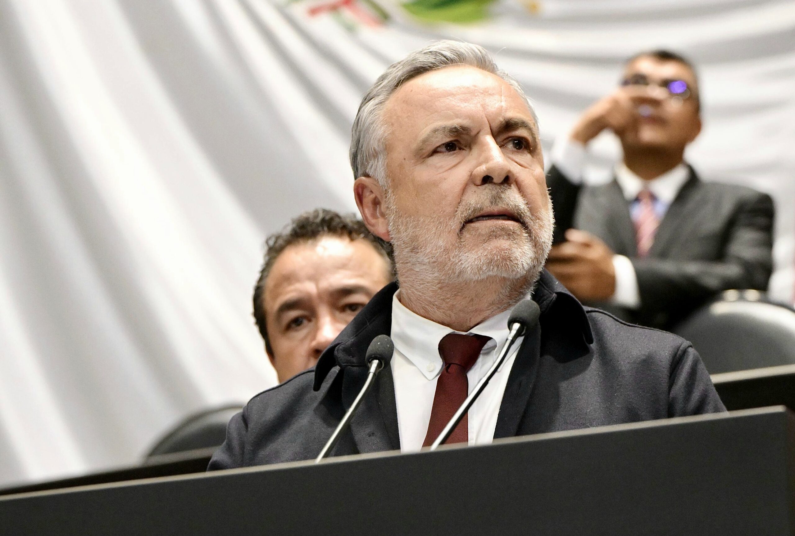 Juicio político contra Samuel García avanza en Nuevo León.