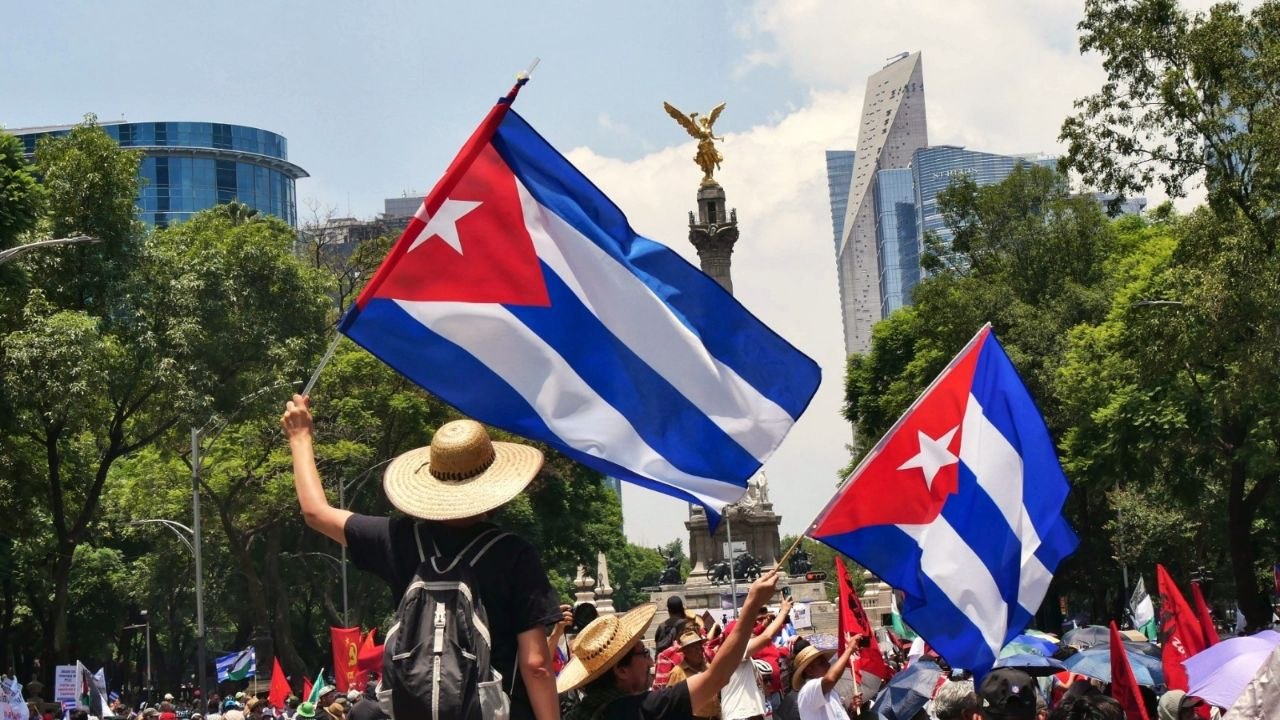 “Gracias México”: Díaz-Canel agradece apoyo en mega marcha pro Cuba.