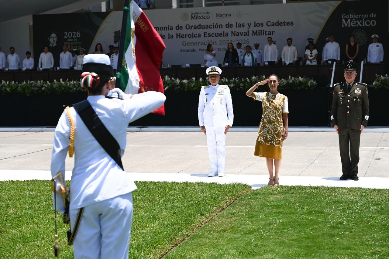 Graduación de 211 guardiamarinas en Veracruz: Sheinbaum.