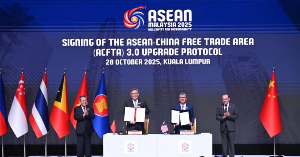 Comercio China ASEAN supera el billón de dólares en 2025