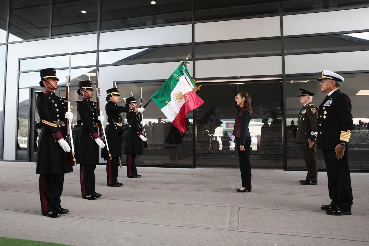 Sheinbaum conmemora 50 años del Heroico Colegio Militar: “La patria es primero”