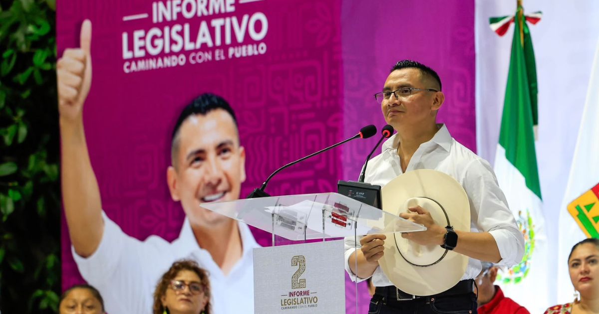 Alberto Batún rinde segundo informe legislativo en Cancún