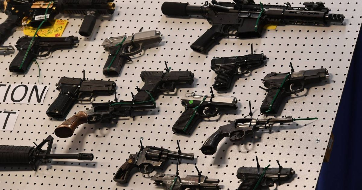 Tráfico de armas: adolescentes de EU abastecen a cárteles