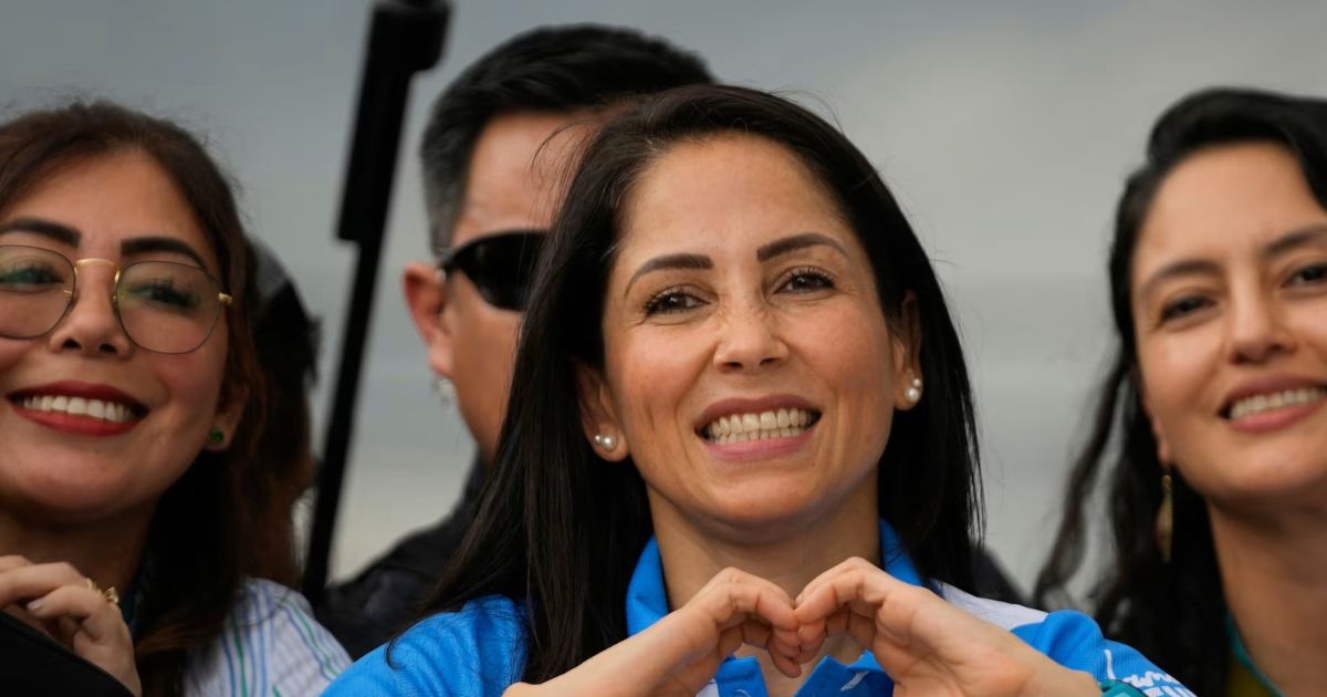 Morena exige libertad de Luisa González en Ecuador