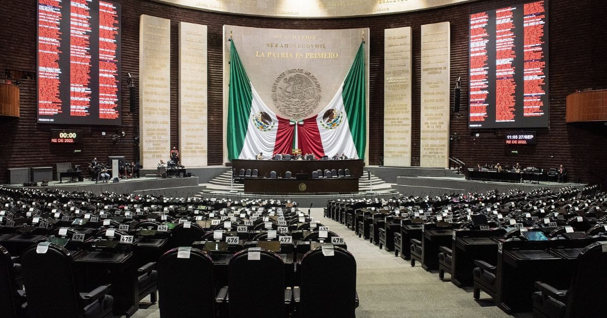 Morena abre debate sobre facultades del INE